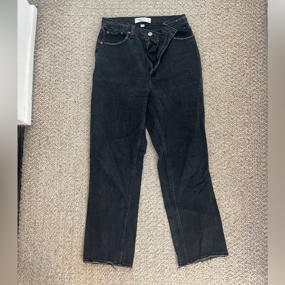 Abercrombie & Fitch Ultra High Rise Ankle Straight Jean